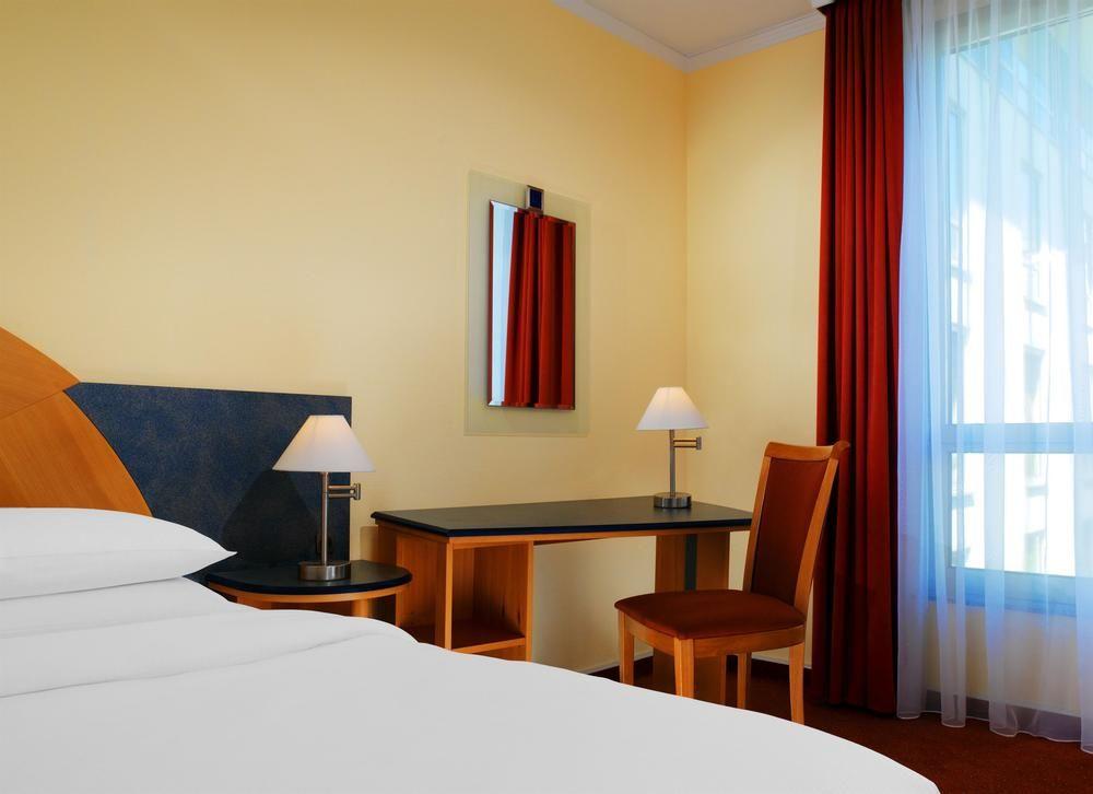 Sheraton Offenbach Hotel Exterior photo